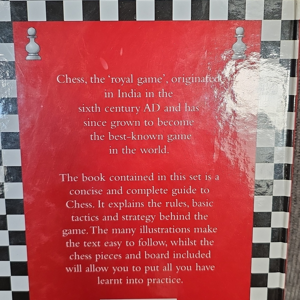 The Chess Set with Illustrated Book, Pieces, And Board. New. - Picture 6 of 8
